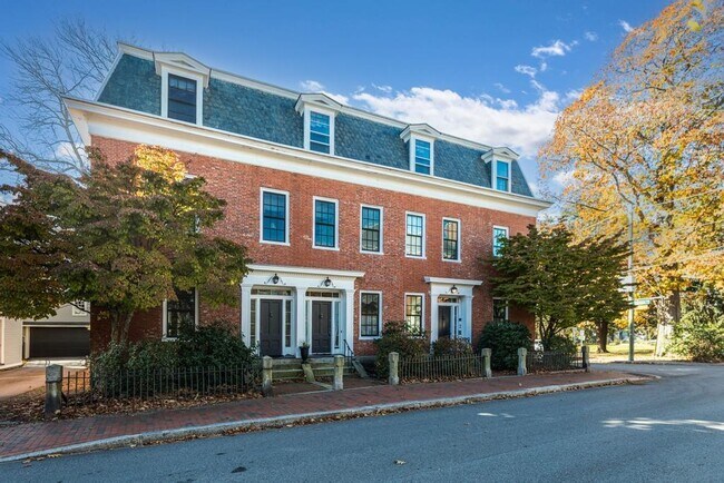 Foto del edificio - 290 Pleasant St