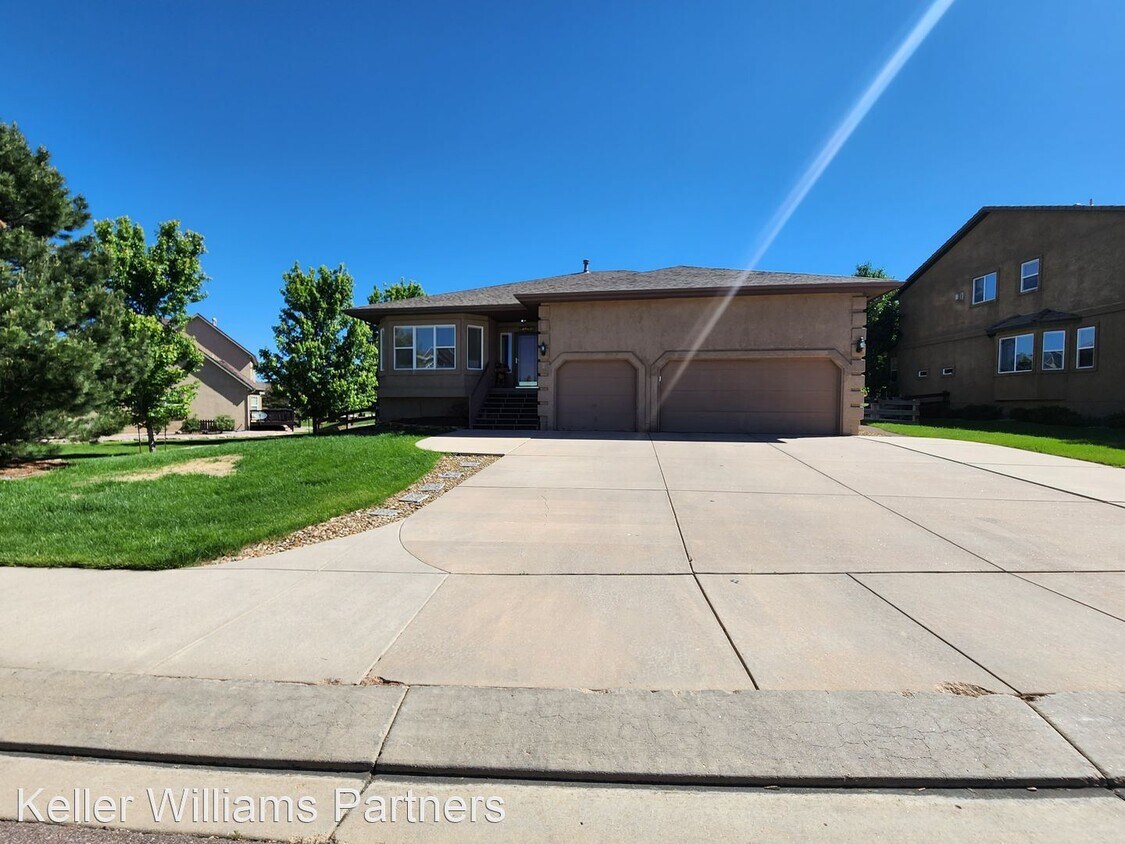 4 br, 3 bath House 280 Green Rock Pl House for Rent in Monument, CO