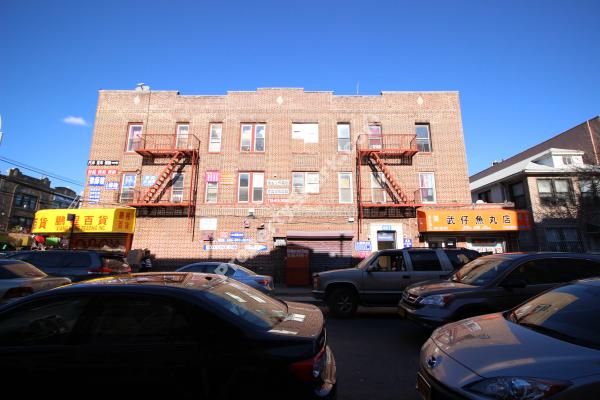 Building Photo - 801 59th St