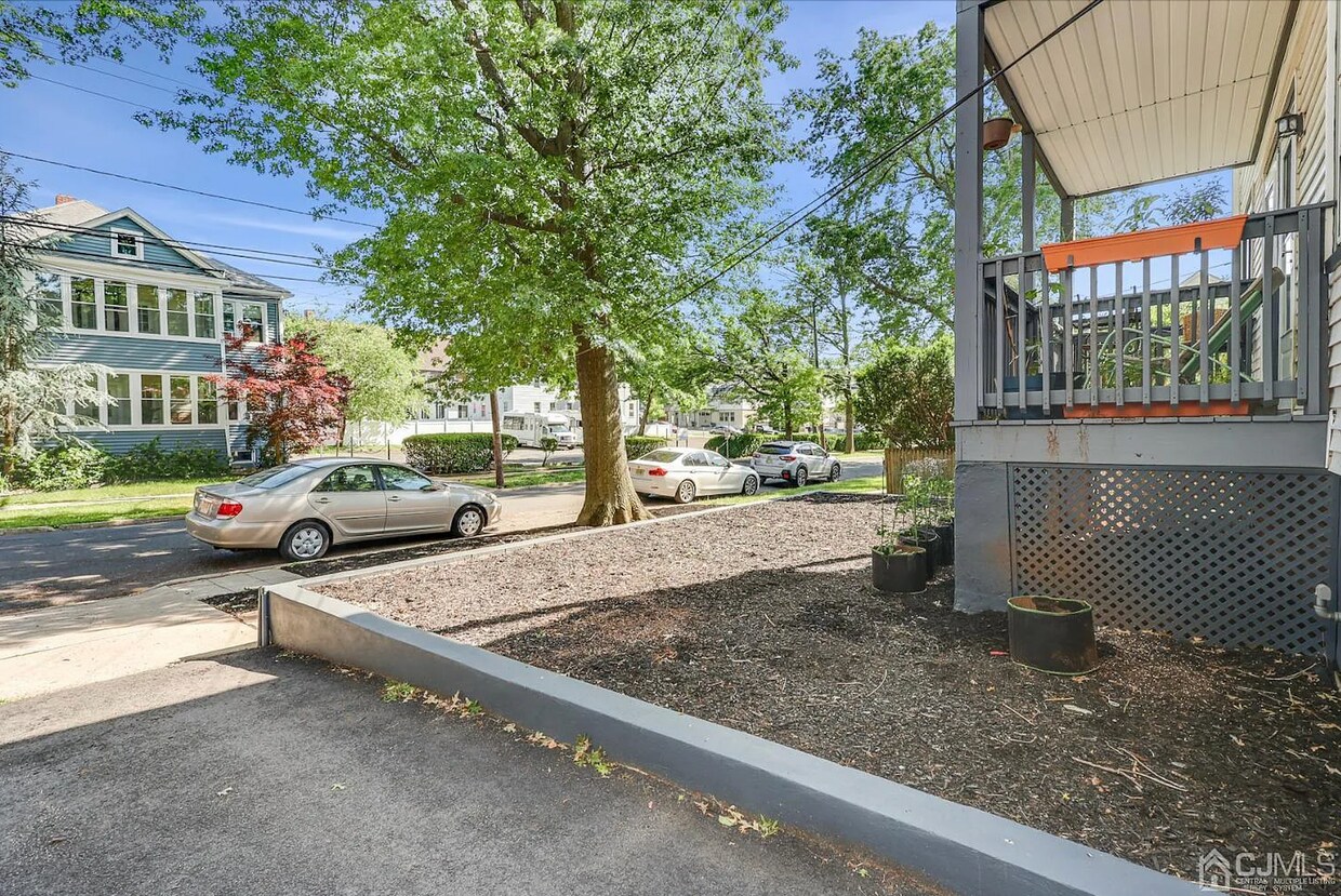 Foto del edificio - 213 Denison St