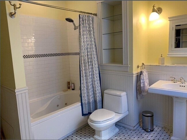 Foto del edificio - 1087 Broadway