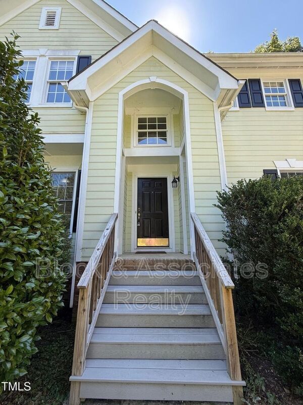 Photo - 304 Old Dock Trail House