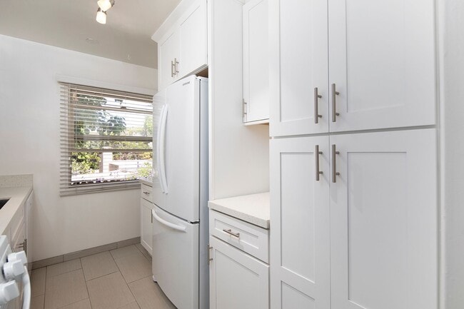 Building Photo - Beautiful 2 Bedroom in La Jolla Village wi...