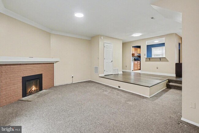 Building Photo - 1280 Fox Run