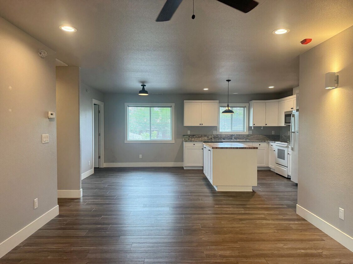 Foto principal - 943 Ralston St