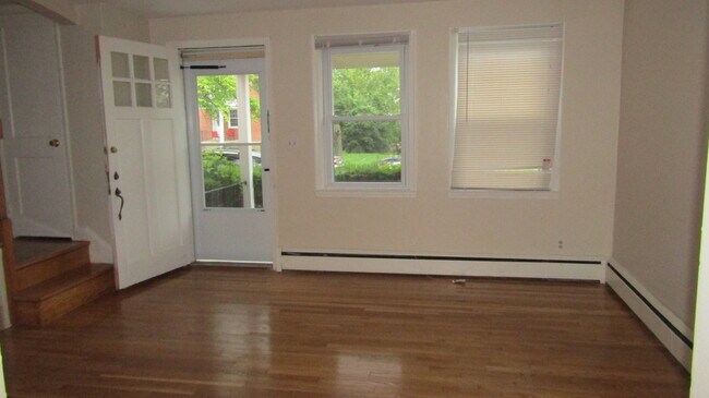 Foto del edificio - 3 Bedroom 2 Full Bath
