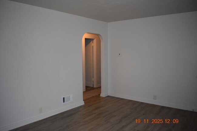 Foto del edificio - 5321 Pratt St