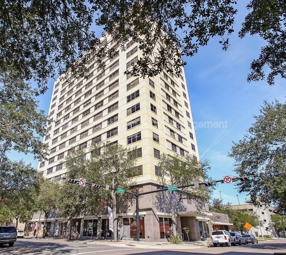 Foto principal - 311 W Ashley St