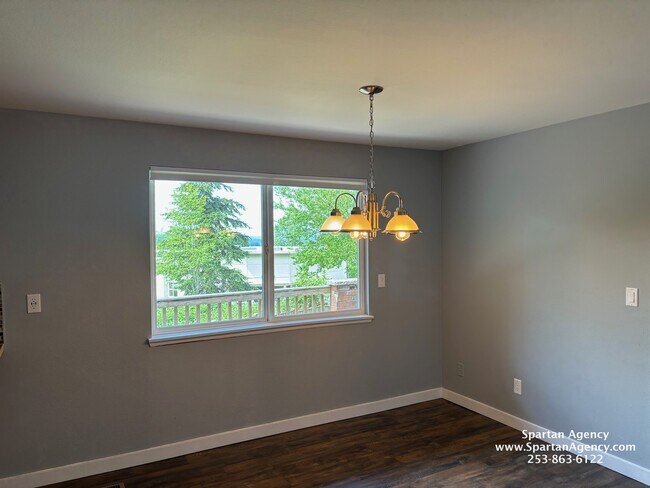 Building Photo - 2405 S Meridian