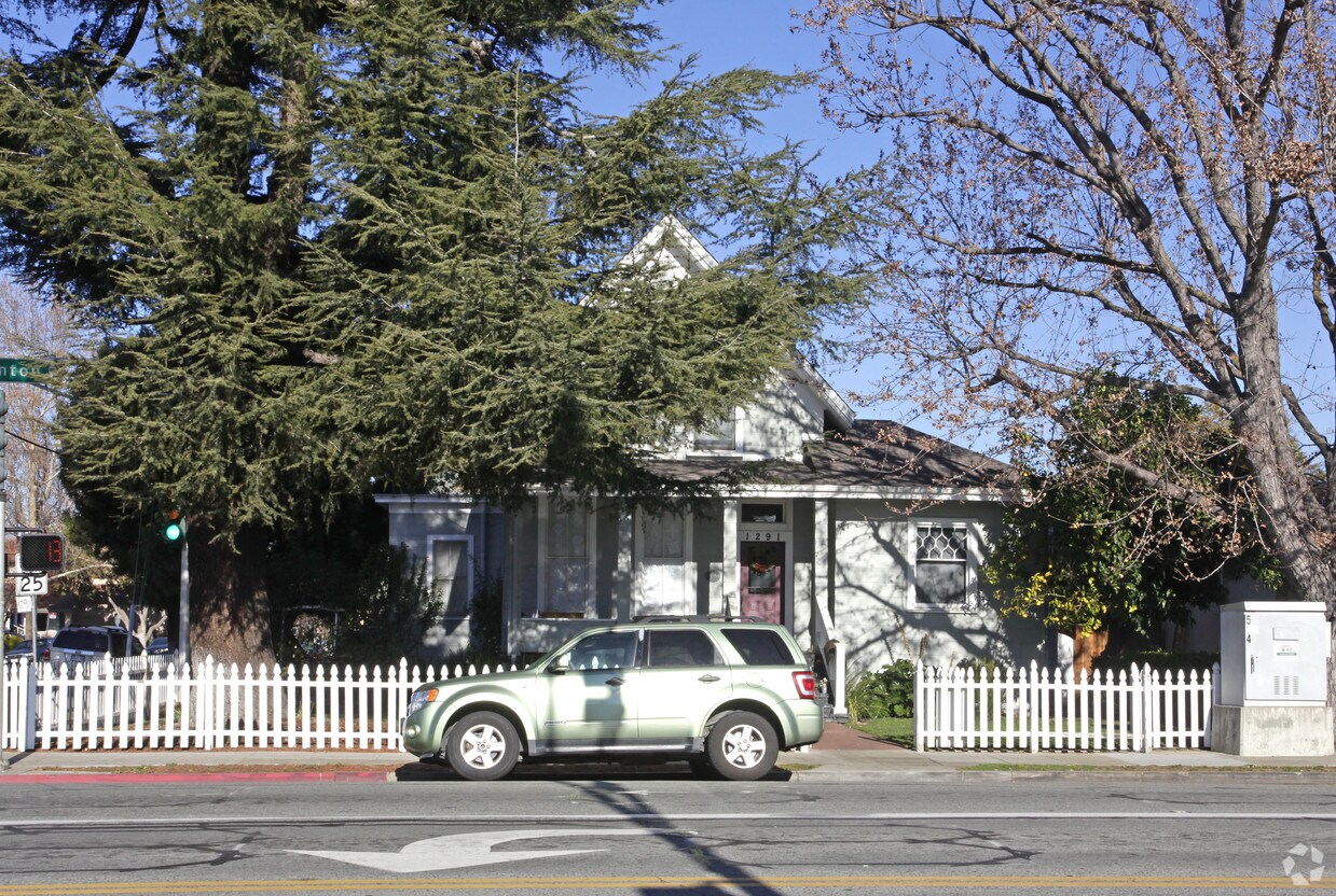 Building Photo - 1291 Benton St