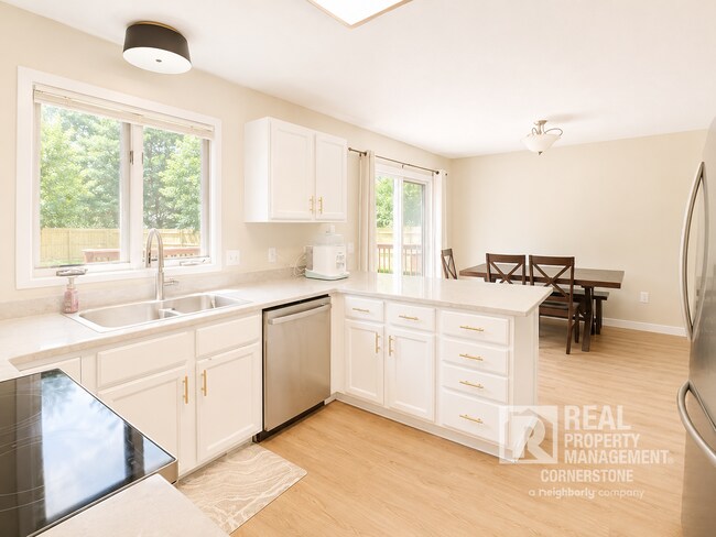 Foto del edificio - Spacious 4BD Home in Orchard Meadows | Finished Basement | Large Backyard