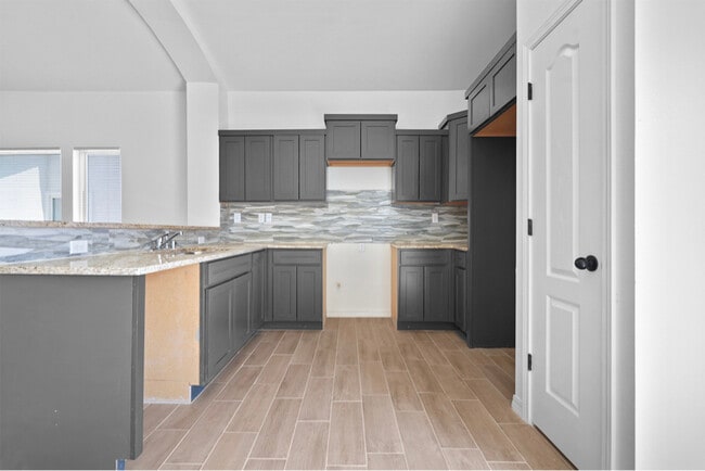 Foto del edificio - 608 Cedarwood Ave