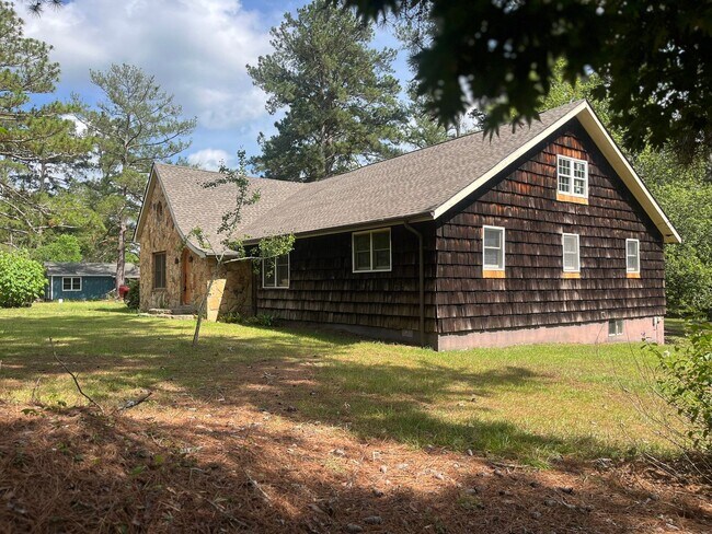 Building Photo - 324 Chambers Rd