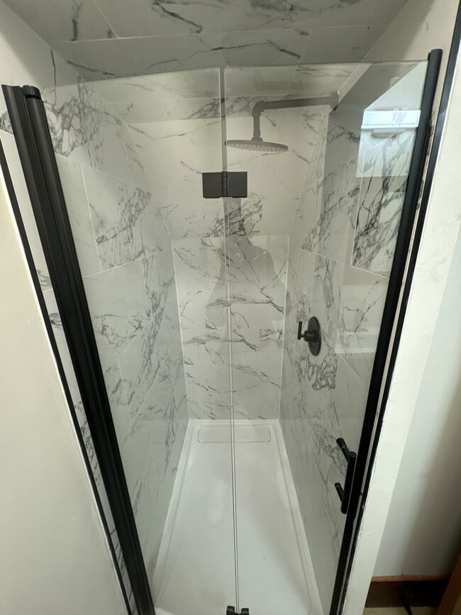 Building Photo - 7 Centre St