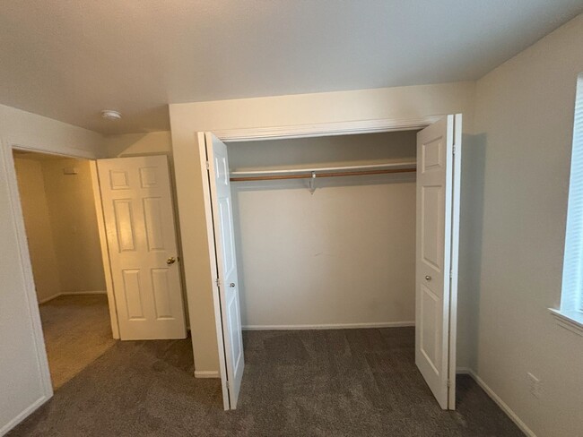 Building Photo - 3 Bed, 2.5 Bath Townhome In The Churchill ...