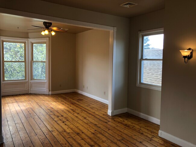 Living Rm - 549 5th Ave