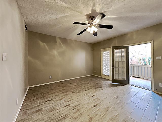 Foto del edificio - 12660 Hillcrest Rd