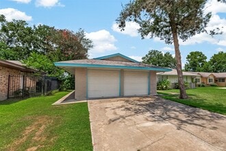 Building Photo - 1715 Ramada Dr