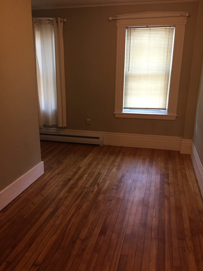 Building Photo - 60 Water St