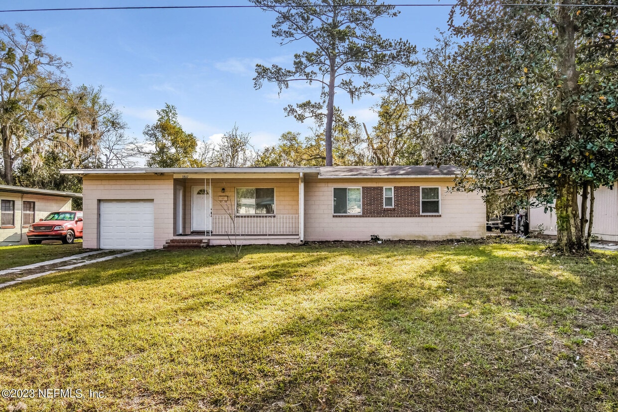 Primary Photo - 3807 Cambay Pl