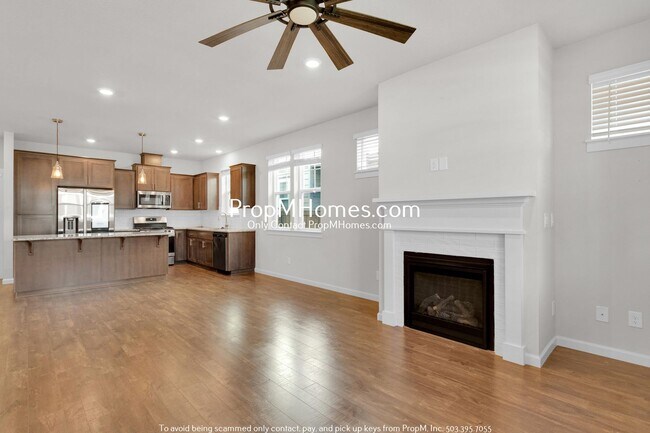 Foto del edificio - Luxury Four Bedroom Home in Reed's Crossing - DEPOSIT SPECIAL