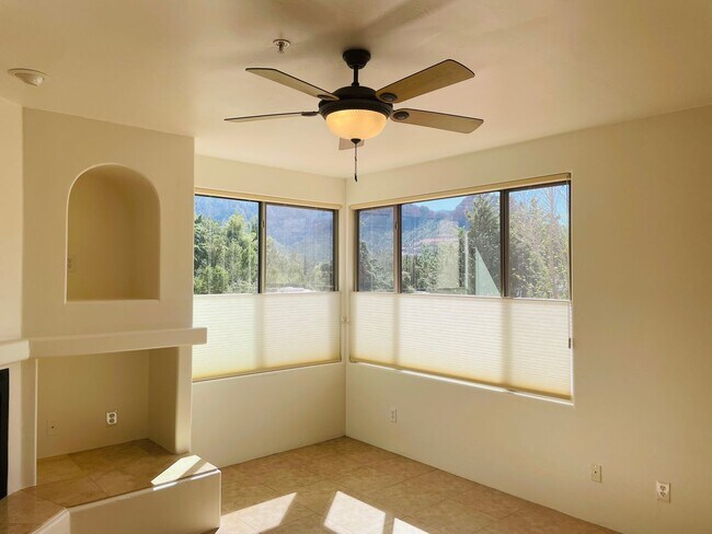 Foto del edificio - 520 Jordan Rd