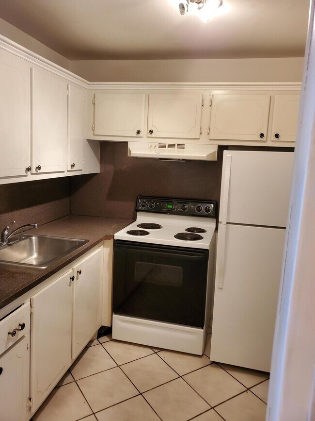 Building Photo - 41 Andover B