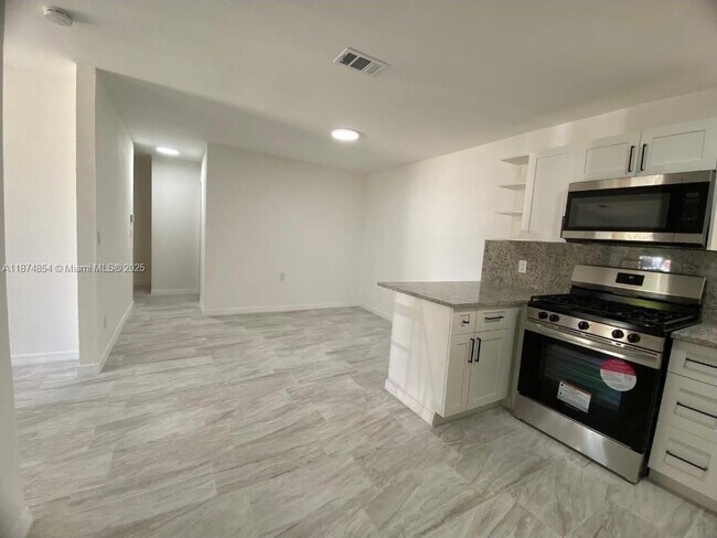Foto del edificio - 2707 Essex Ct