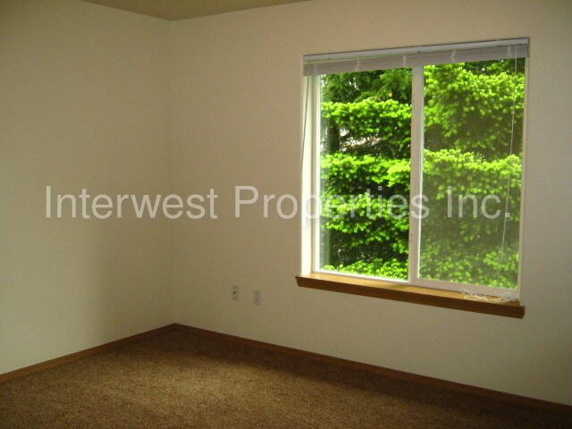 Building Photo - 1659 SW Cherry Park Rd