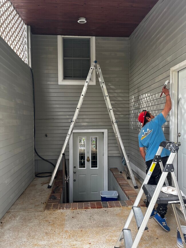 Entrada - 142R Page Rd