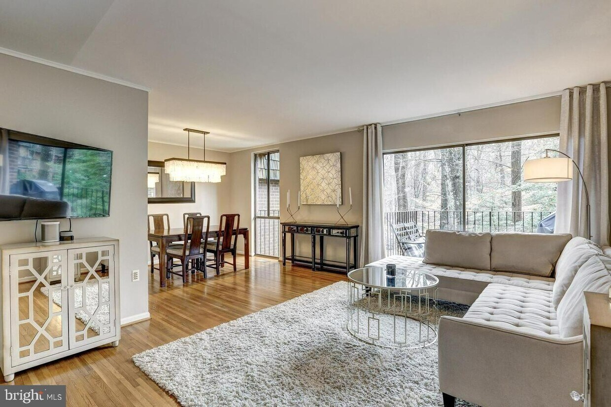 Foto principal - 10803 Deborah Dr