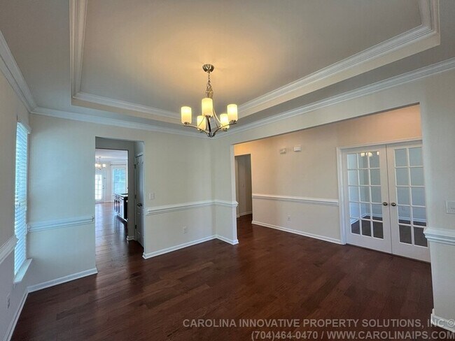 Building Photo - 385 Hawks Creek Pkwy