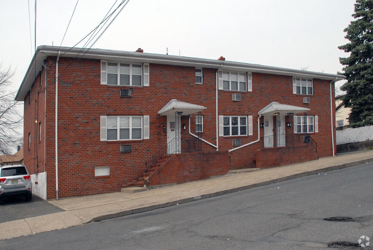 Building Photo - 262-268 E 25th St