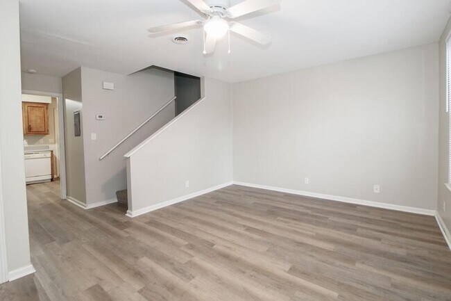 Foto del edificio - 810-A Golfview Place