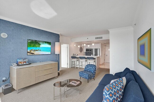 Building Photo - 4441 Collins Ave