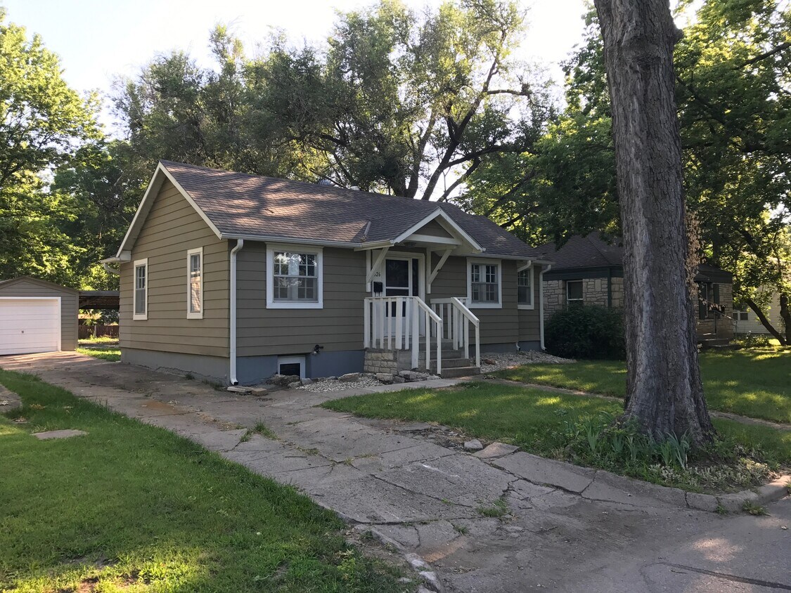 Primary Photo - 626 Thurston St