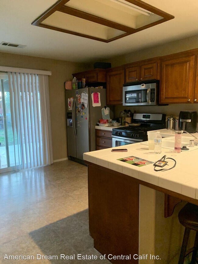 Building Photo - 3 br, 2 bath House - 1435 Castoro Way