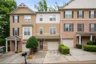Building Photo - 1798 Oak Brook Ln NW