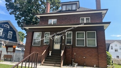 Building Photo - 806 12th St