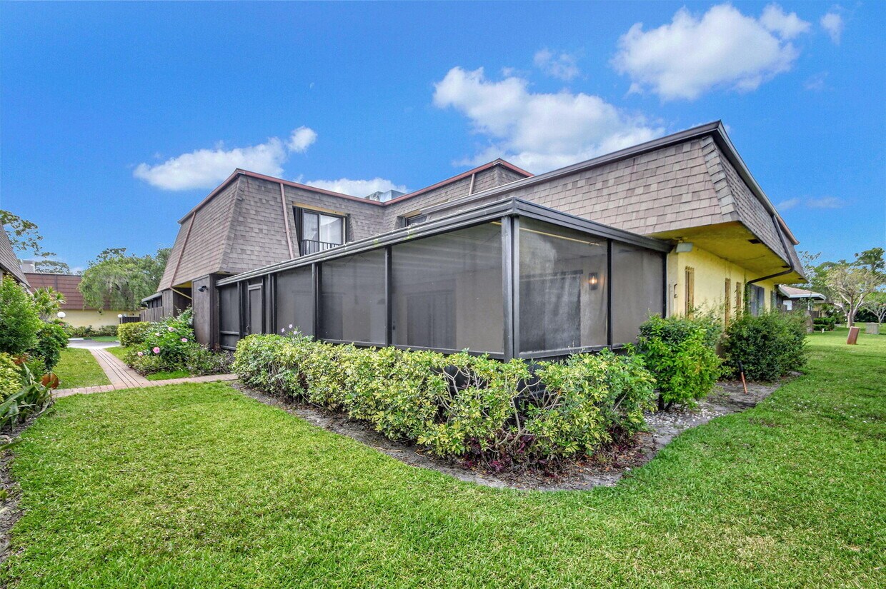 Primary Photo - 4185 Turnberry Cir