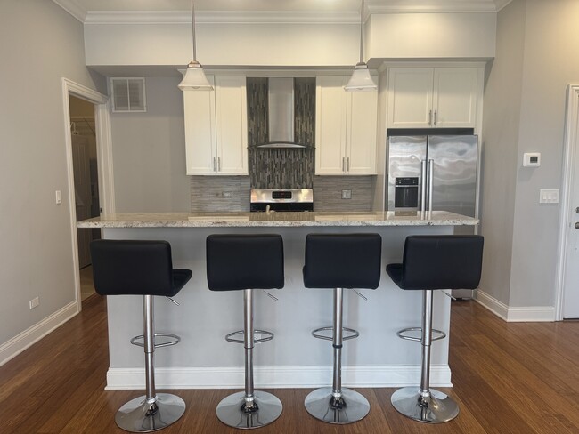 Building Photo - 951 W Huron St