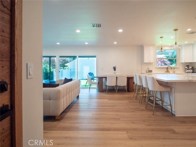 Foto del edificio - 17030 Ludlow St