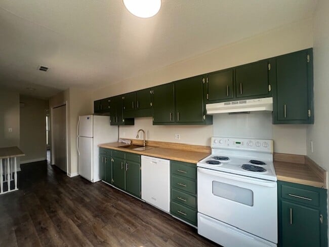 Building Photo - 5913 Rustlewood Dr