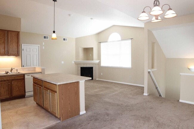 Building Photo - 2107 Grays Peak Dr