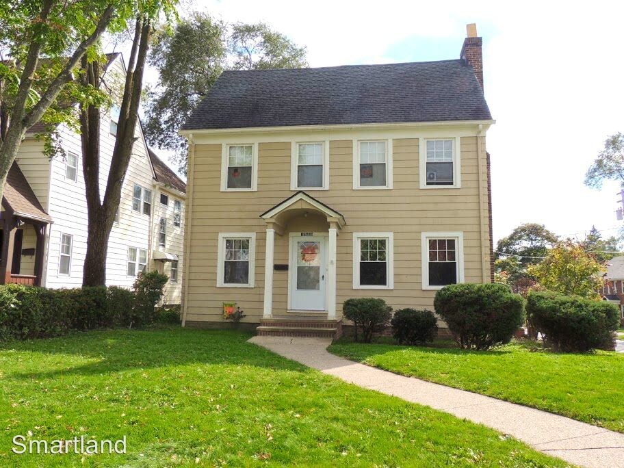 17408 Winslow Rd, Shaker Heights, OH 44120 Room for Rent in Shaker