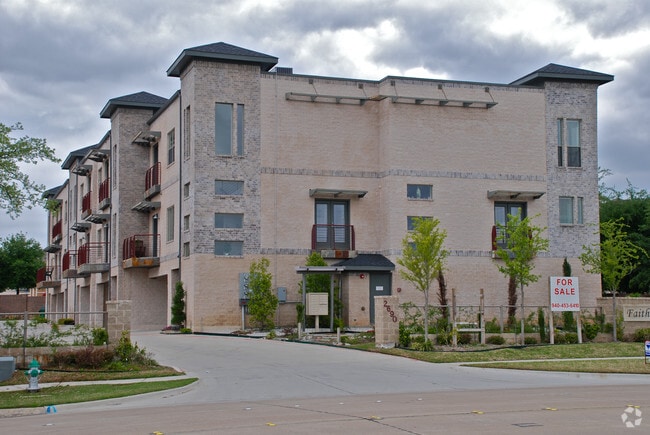 Foto del edificio - The Edge at Rockbrook