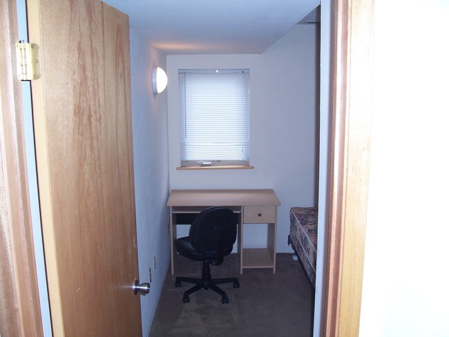 Foto del edificio - 906 S Oak St