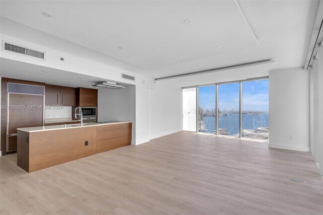 Foto del edificio - 495 Brickell Ave