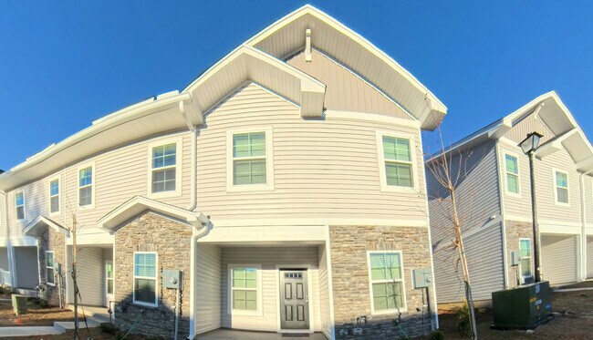 Foto del edificio - 916 Drake Grove Ln