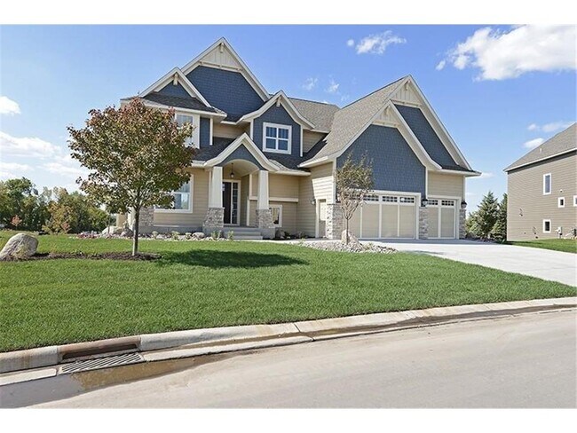 Building Photo - 5955 Black Oaks Ln N